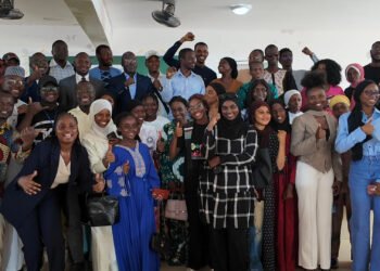 Maison des jeunes de Kipé : ABLOGUI initie un dialogue entre jeunes de l’axe et autorités autour des enjeux de paix et d’employabilité