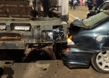 Accident grave à Kipé : un camion s’encastre dans un bar, faisant un mort et plusieurs blessés