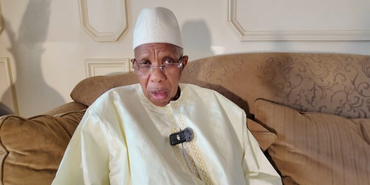 À l’initiative d’une lecture du Saint Coran à son domicile, Elhadj Amadou Kourou Diallo appelle les jeunes au respect des parents