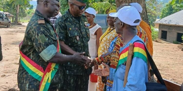 Défense nationale : L’Inspecteur général des Forces armées  en mission aux postes avancés frontaliers de Kissidougou et Guéckédou