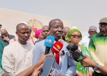 Les « Moulins d’Afrique » offrent des denrées alimentaires aux boulangers et pâtissiers guinéens « Nous ferons bon usage de ces dons » promet le président de la FENABPAG