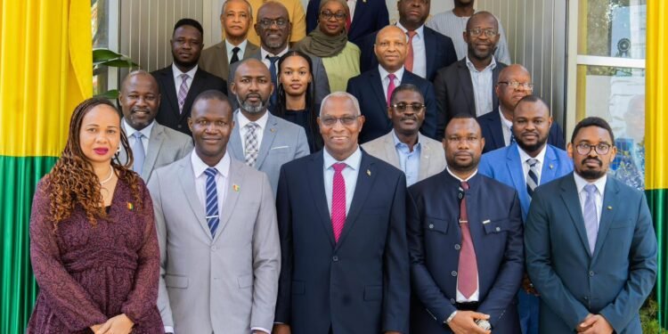 Conakry: Le Premier ministre lance une charte de performance et réorganise ses conseillers en pôles