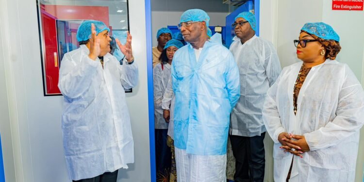 Forécariah / Moribaya: le premier ministre  inaugure sa première usine pharmaceutique