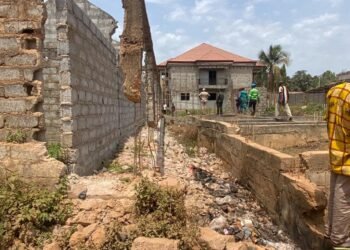 Dubréka : le préfet alerte sur les occupations anarchiques des zones d’évacuation des eaux à Tanènè