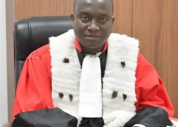 Guinée : Alghassimou Diallo, avocat général près la Cour suprême, élevé au rang de Commandeur de l’Ordre national du Mérite