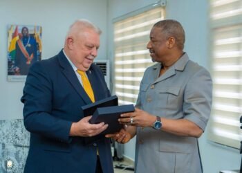 Conakry : Le ministre de la jeunesse, Cellou Baldé reçoit 𝐥’𝐀𝐦𝐛𝐚𝐬𝐬𝐚𝐝𝐞𝐮𝐫 𝐝𝐞 𝐑𝐮𝐬𝐬𝐢𝐞 𝐞𝐧 𝐆𝐮𝐢𝐧𝐞́𝐞.