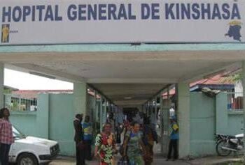 Kinshasa : vive indignation après la diffusion d’une vidéo montrant un médecin agressant une patiente.