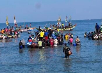Drame en mer à Boffa : deux marins périssent dans l’incendie de leur vedette