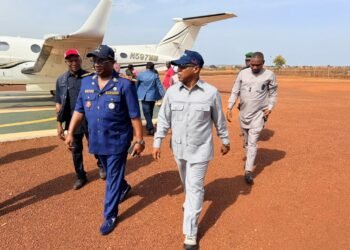 Tronçon Tintioulen–Baranama–Köma : le ministre des Infrastructures en mission de terrain pour apprécier l’état d’avancement des travaux