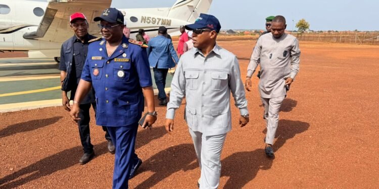 Tronçon Tintioulen–Baranama–Köma : le ministre des Infrastructures en mission de terrain pour apprécier l’état d’avancement des travaux