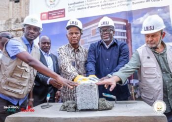 Koloma : première pierre posée pour Simandou TV et le siège combiné FADEM-Horoya-AGP Radio rurale