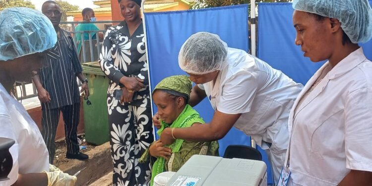 Hadj 2026 : La vaccination des pèlerins officiellement lancée au CMC de Petit Simbaya.