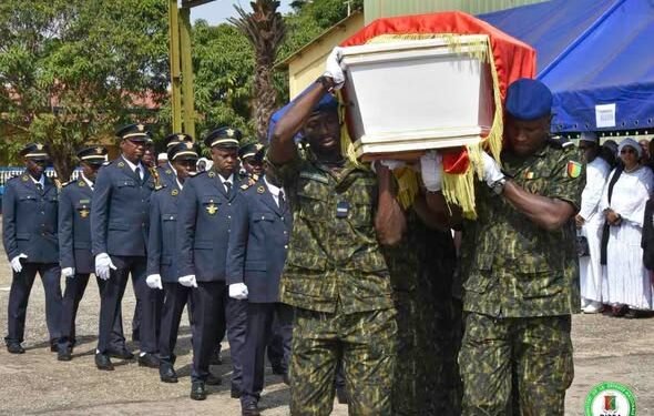 Armée : un dernier hommage rendu au pilote émérite, le général de brigade à la retraite Georges SY.