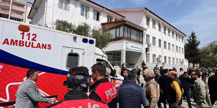 Turquie : une fusillade dans une école fait au moins neuf morts.