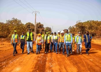 Boké – Gaoual : le Ministre des Infrastructures en visite sur le chantier pour évaluer l’avancement des travaux
