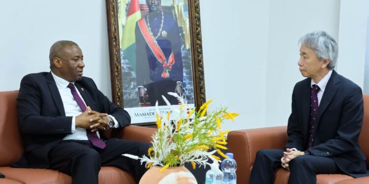 Coopération sportive Guinée –Japon : Cellou Baldé échange avec l’ambassadeur du Japon en Guinée