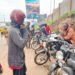 Infrastructures : des citoyens de Conakry saluent les travaux réalisés sur le réseau routier par l’AGEROUTE ( Reportage)