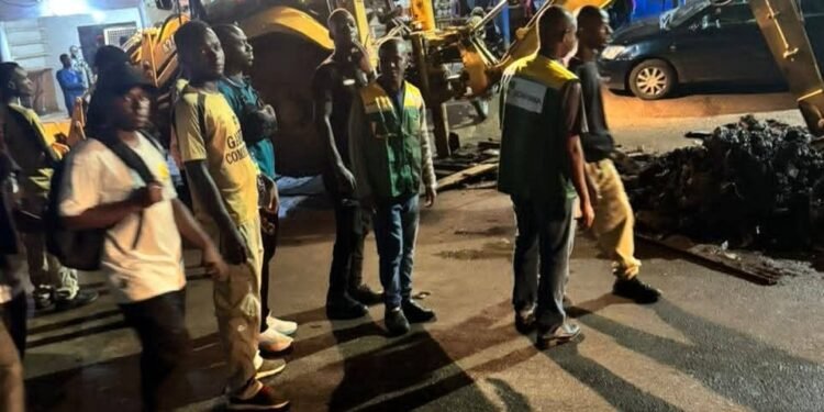 Lutte contre les inondations : le Gouvernorat de Conakry lance une vaste campagne de curage des caniveaux