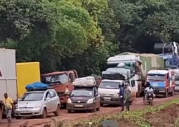 Axe Labé-Conakry : une importante file de camions formée à Holladé