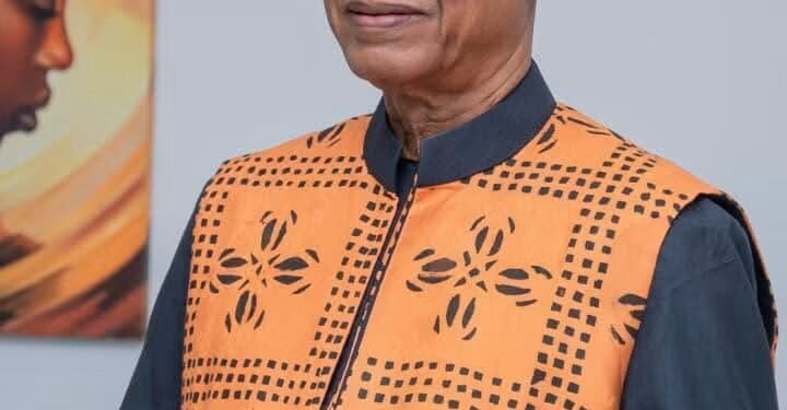 Assomption : Cellou Dalein Diallo adresse ses vœux à la communauté chrétienne de Guinée  À l’occasion de la fête de l’Assomption, célébrée ce 15 août, l’ancien chef de l’opposition guinéenne, Cellou Dalein Diallo, a adressé un message de fraternité et de solidarité à la communauté chrétienne de Guinée.  Dans une déclaration publiée sur sa page officielle, il a formulé ses « pensées fraternelles » et ses « vœux les plus chaleureux » à l’endroit des fidèles chrétiens du pays. Cellou Dalein Diallo a souhaité que cette journée, placée sous le signe de la foi et de l’espérance, soit pour chacun un moment de « paix, de recueillement et de renouveau ». Au-delà de la dimension religieuse de cette célébration, l’ancien opposant a également appelé à renforcer les valeurs de vivre-ensemble, de respect mutuel et de solidarité. Selon lui, ces principes doivent contribuer à faire progresser la Guinée dans « l’unité et la concorde ». « Bonne et heureuse fête de l’Assomption à toutes et à tous », a conclu Cellou Dalein Diallo, adressant ainsi ses vœux à l’ensemble de la communauté chrétienne de Guinée.