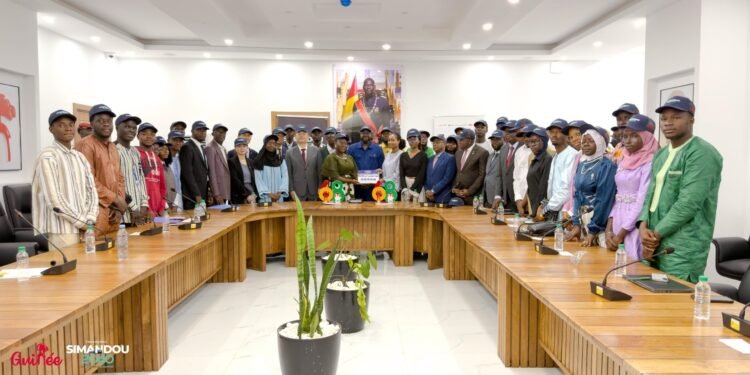 Simandou Academy : 28 jeunes Guinéens s’envolent pour la Chine grâce au partenariat avec SPIC Guinea