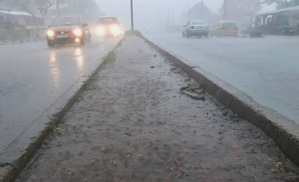 Fortes pluies et risques d’orages ce dimanche et lundi dans  d’autres régions : l’ANASUR appelle les usagers de la route à la vigilance 