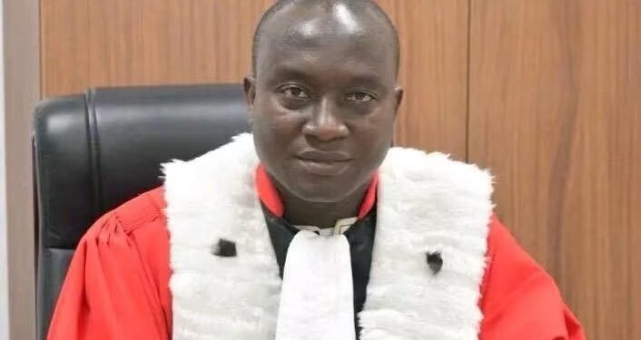 Suspension du magistrat Algassimou Diallo : « Quiconque mérite une sanction sera sanctionné », déclare le général Amara Camara.