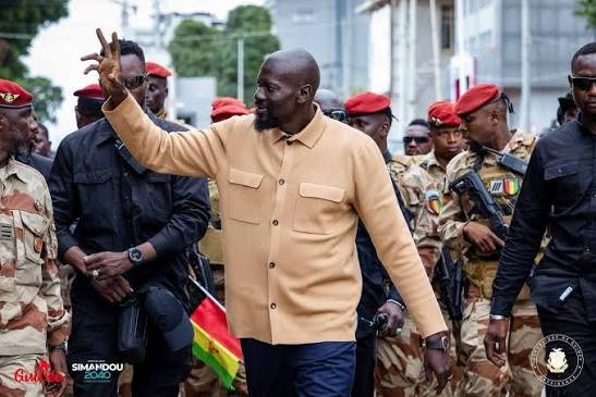 Digitalisation : le président Mamadi Doumbouya encadre la signature électronique en Guinée
