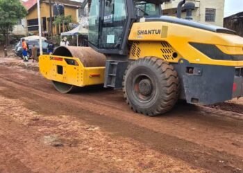 Conakry : l’AGEROUTE annonce des travaux d’entretien sur la Transversale N°4 et appelle les usagers à la prudence  