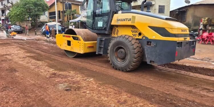 Conakry : l’AGEROUTE annonce des travaux d’entretien sur la Transversale N°4 et appelle les usagers à la prudence