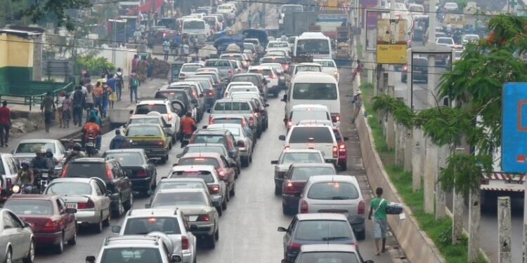 Mobilité à Conakry : le cauchemar de plusieurs citoyens confrontés aux bouchons et au manque de véhicules