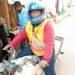 Insolite à Mamou : au volant de son engin, Mamadou Samba Barry découvre un serpent à bord de sa moto