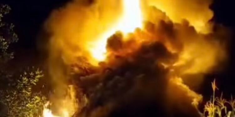Sinta / Télimélé : un incendie d’origine mystérieuse ravage plusieurs cases dans le village de Kobolé