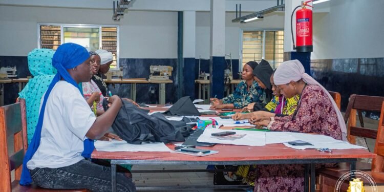 Lutte contre le chômage : Béa Diallo et Bintou Keïta au Centre d’insertion des jeunes de Taouyah