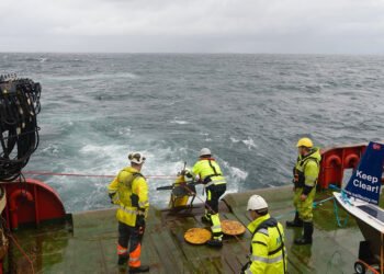 Sécurité en mer : la ministre Fatima Camara dote  les observateurs des pêches d&rsquo;équipements  de protection