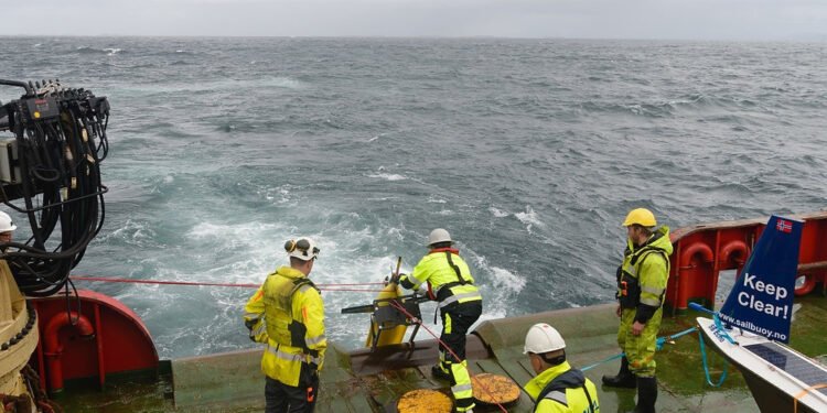 Sécurité en mer : la ministre Fatima Camara dote  les observateurs des pêches d&rsquo;équipements  de protection