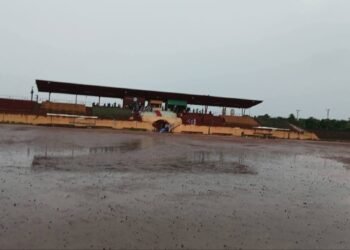 Sangarédi : le stade Gassim Hilal sous les eaux, les sportifs lancent un cri de détresse