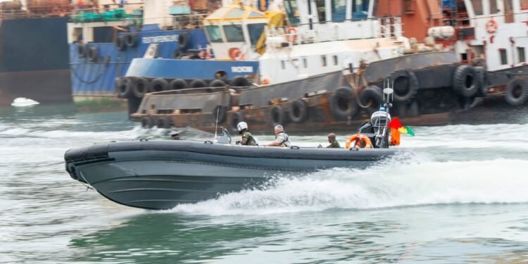 Sécurité maritime : la Marine nationale reçoit deux vedettes rapides armées