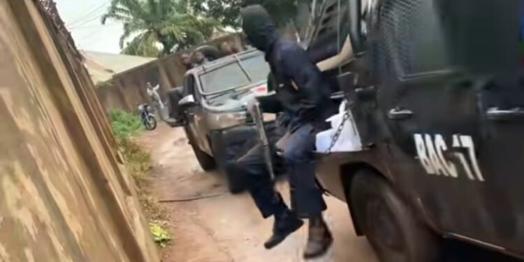 Vol d’un véhicule administratif à Coyah : la géolocalisation conduit à l’interpellation de plusieurs suspects