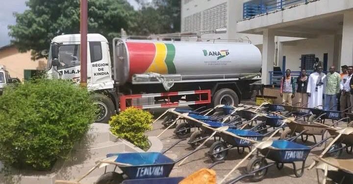 Lutte contre l’insalubrité : La préfecture de  Kindia dotée d’un camion hydrocureur et de kits d’assainissement