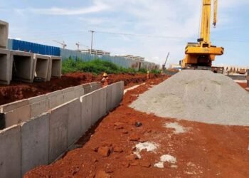 Koloma (Conakry) : les travaux d’aménagement et de bitumage du centre directionnel se poursuivent