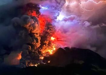 Éruptions volcaniques en Indonésie:  l&rsquo;aéroport international de Jakarta suspend ses opérations