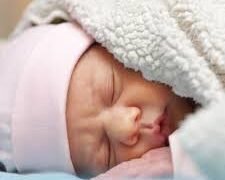 Matoto : un nouveau-né porté disparu dans un dispensaire, une femme enceinte suspectée