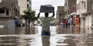 Inondations à Dakar : les fortes pluies paralysent plusieurs grands axes routiers