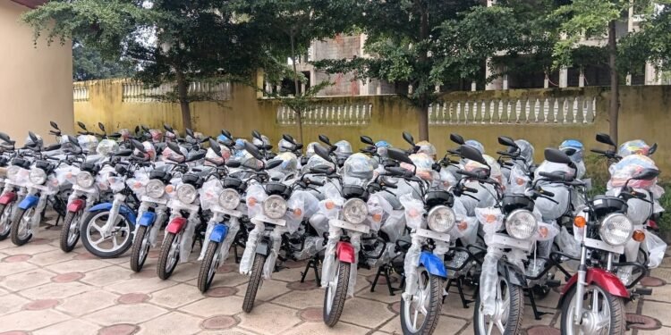 Kindia : un religieux offre des motos aux chefs de quartier de la commune urbaine
