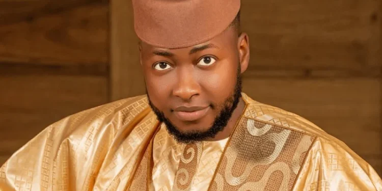 Conakry : l’artiste Mousto Camara convoqué à la DPJ dans une affaire liée à l’acquisition d’un terrain
