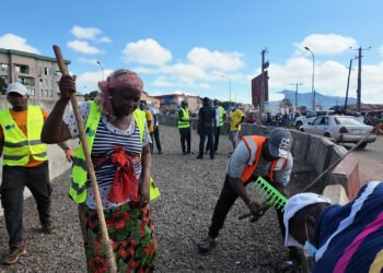Sanoyah : des jeunes de Sanoyah se mobilisent contre l’insalubrité autour du grand carrefour de KM 36