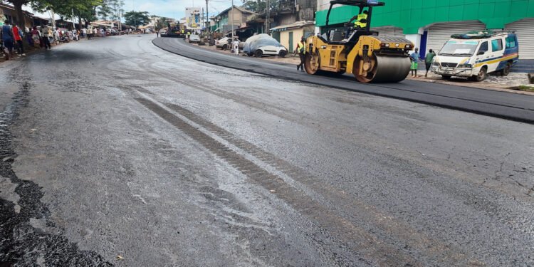 Conakry : le ministère des Infrastructures ( AGEROUTE) entame la reconstruction de la Transversale N°1