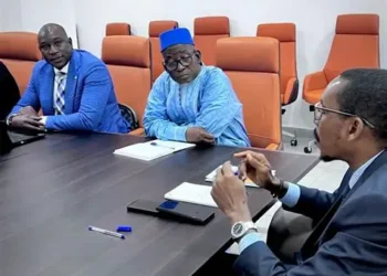 Délestages électriques à Conakry : EDG mise sur les communes pour calmer la colère des populations