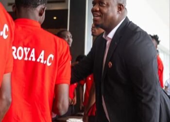 LDC-CAF : Charles Wright et l’ambassadeur de Guinée au Rwanda apportent leur soutien au Horoya AC à Kigali
